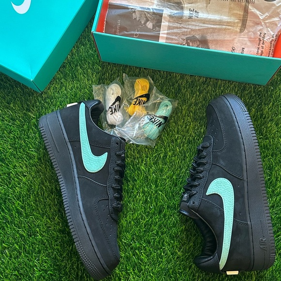 *SOLD* Tiffany Air Force 1 - Picture 4 of 7